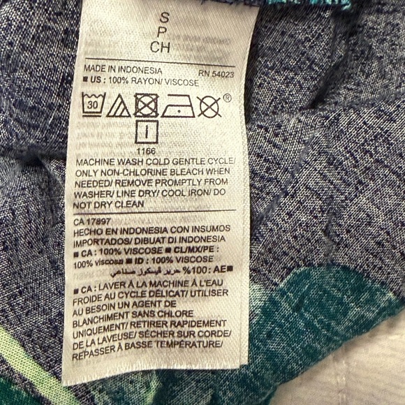 Old Navy Leafy Green and Navy Sleeveless Relaxed V-Neck Blouse Top S - Picture 5 of 6